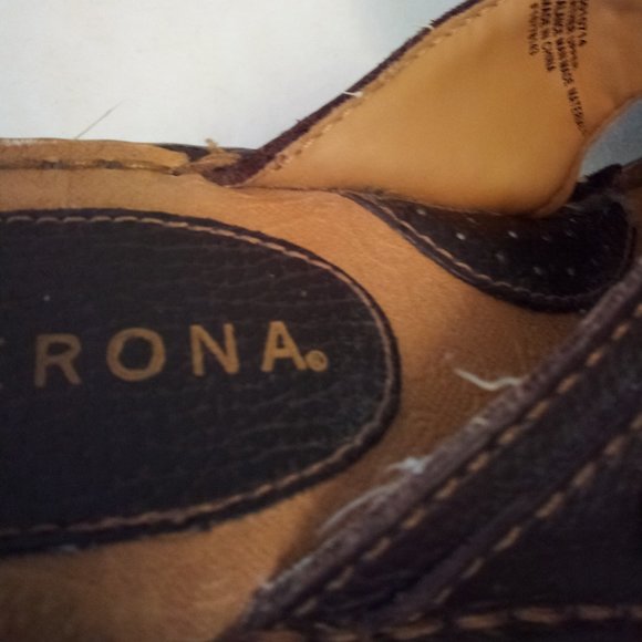 📚 Leather Slip On Sandals - Picture 5 of 5